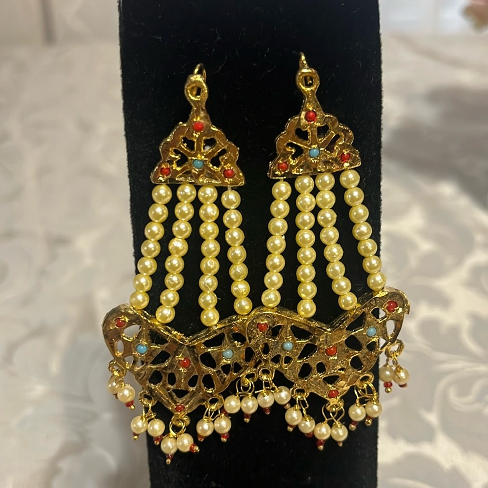 FREE with purchase - Bollywood Indian Style Elegant Chandelier Dangle Earrings